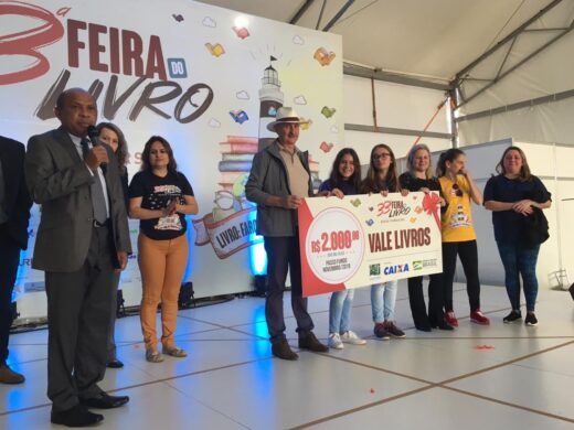 Feira do Livro já recebeu 14 mil pessoas
