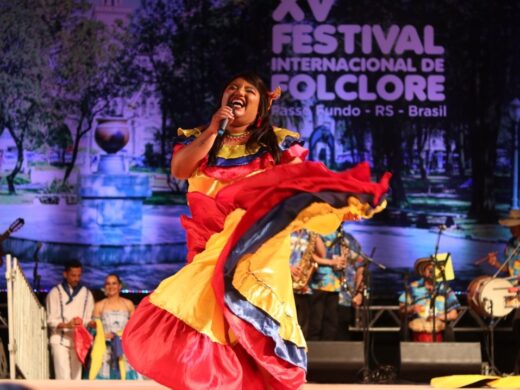 XV Festival Internacional de Folclore de Passo Fundo: primeira noite é marcada por emoção