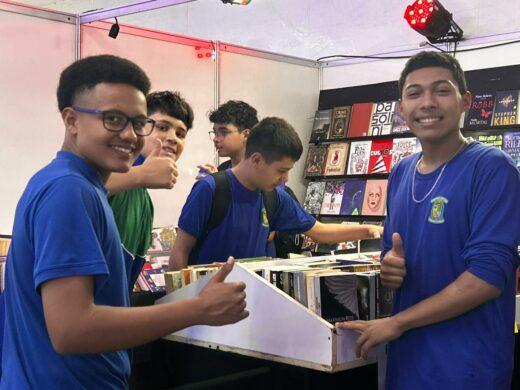 Feira do Livro de Passo Fundo começa celebrando histórias, leitura e cultura