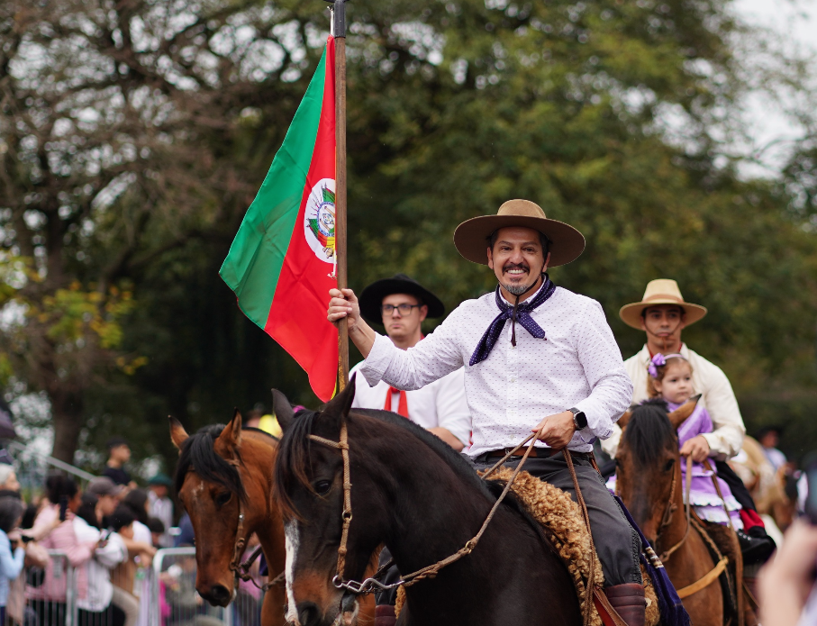 Desfile Farroupilha altera trânsito e reúne entidades tradicionalistas no dia 20