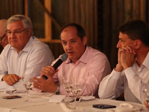 Prefeito pede apoio do governo do Estado para acelerar reforma do Aeroporto