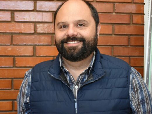 Carlos Eduardo permanece à frente da secretaria