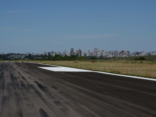 Secretaria de Aviação Civil realiza vistoria