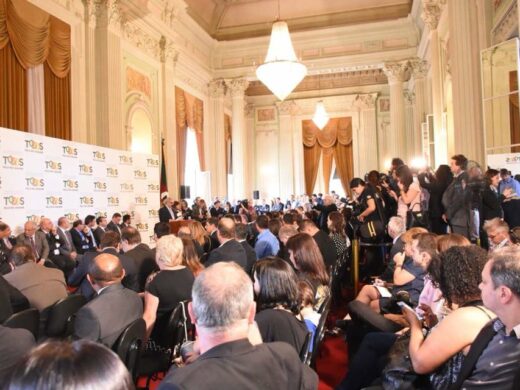 Assinado termo para ampliação do aeroporto