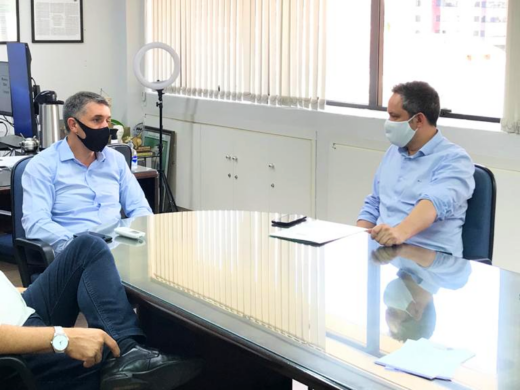 Prefeito apresenta Acelera Passo Fundo à FAMURS