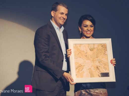 Troféu Mulheres: Secretária de Administração tem atuação reconhecida