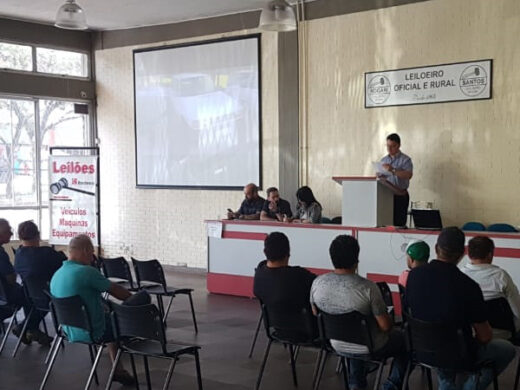 Prefeitura realiza leilão de bens móveis inservíve