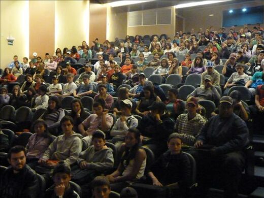 Livro do mês traz Mario Teixeira a Passo Fundo