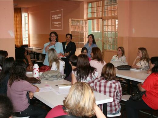 Secretaria de Educação debate a não repetência