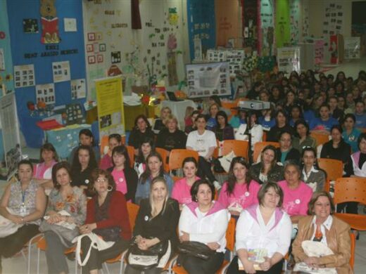 Educação Municipal debate o Currículo em  Seminário