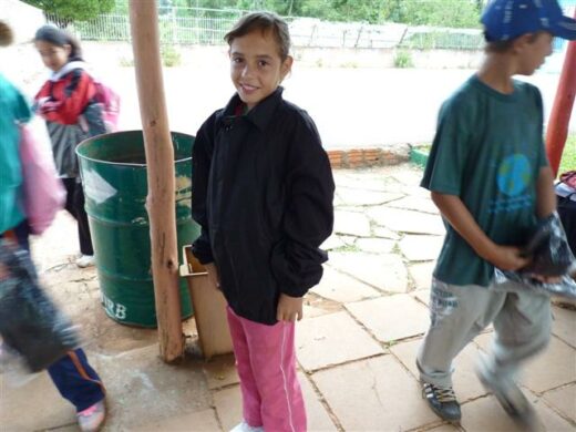 Estudantes recebem agasalhos