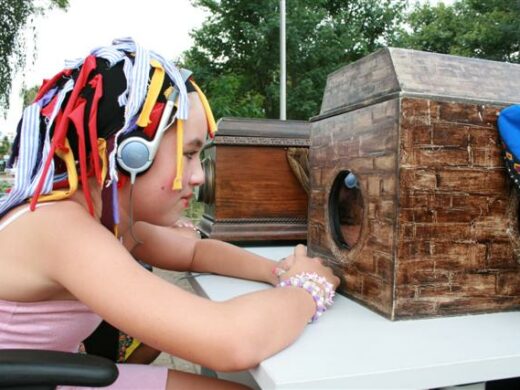 Crianças celebram Monteiro Lobato no Largo da Literatura