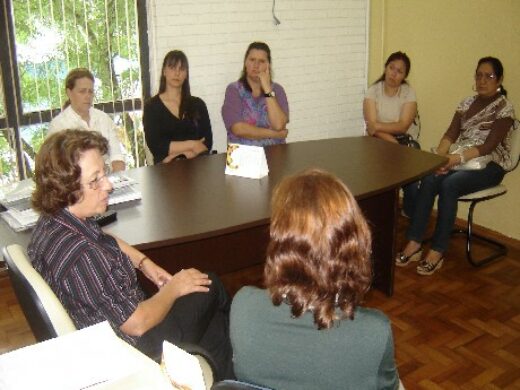 Prefeito assina contrato para ampliação da Escola Municipal Frederico Ferri