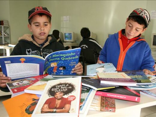 Prefeitura disponibiliza livros da Jornada para empréstimo