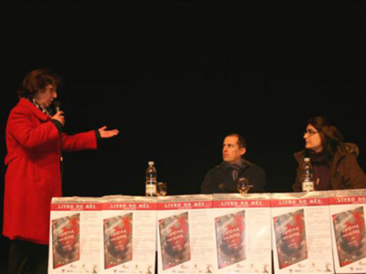 De carona com Nitro é o livro do mês