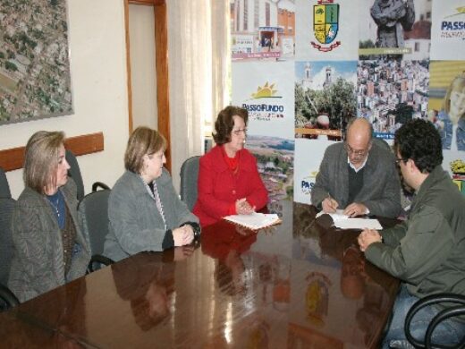 Prefeitura e Fundação Universidade de Passo Fundo firmam convênio que beneficia