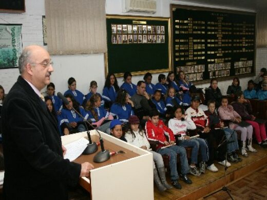 Parceria  Prefeitura e SESI oferece aulas de apoio à alunos da Rede Municipal