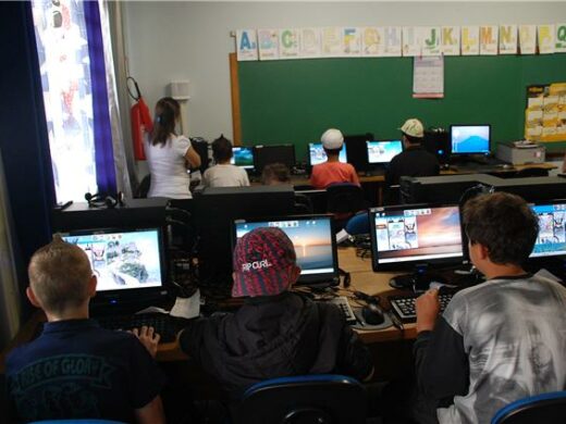 Primeira seletiva do Campeonato de Frozen Bubble reúne quase 120 estudantes