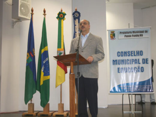 Educadores se reúnem em Seminário