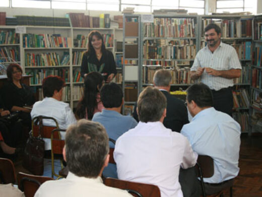 Biblioteca Arno Viuniski comemora 69 anos com programação especial