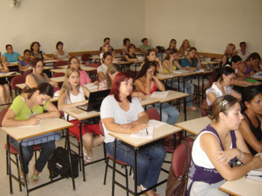 Prefeitura qualifica professores