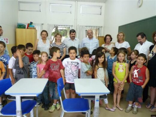 Escolas municipais recebem mobiliário novo