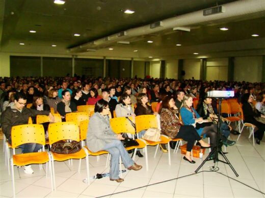 900 professores municipais receberam formação