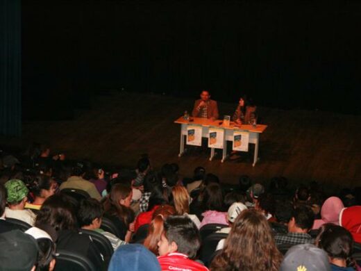 O Livro do Mês conta a história de um “Amor de Menino”