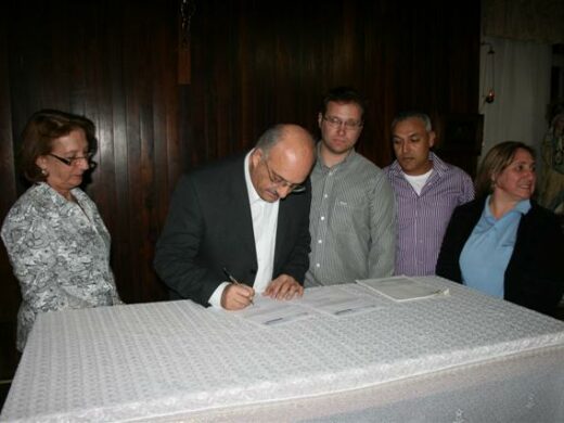 Dipp assina ordem de serviço para escola  da Vila Mattos