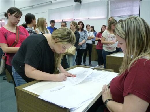 Novos servidores da educação foram empossados e já começaram a trabalhar