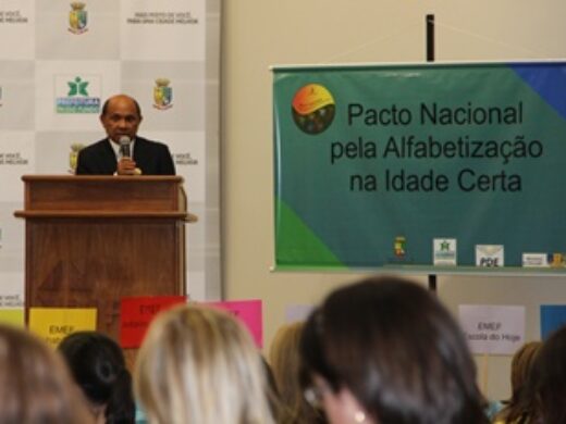 Diminuir déficit de crianças alfabetizadas é alvo de formação de professores