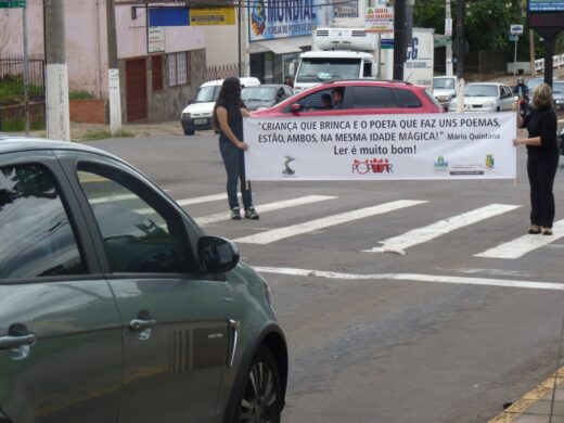 Universidade Popular promove “Dadágio Poético” em homenagem ao Dia da Poesia