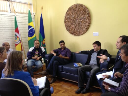 Secretaria de Educação recebe CMP e SIMPASSO