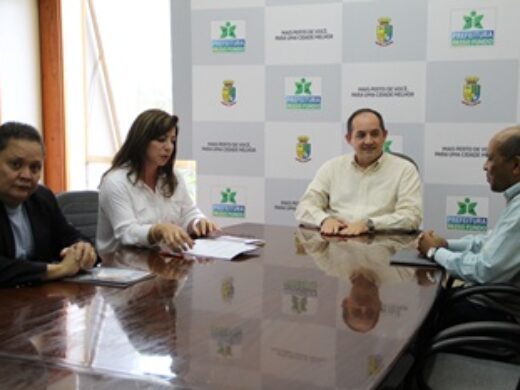 Conselho de Educação debate contribuições para município em reunião com prefeito