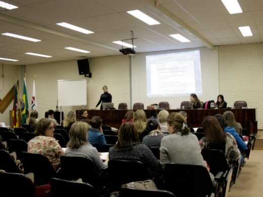 Formação ProInfância reúne 13 municípios em Passo Fundo
