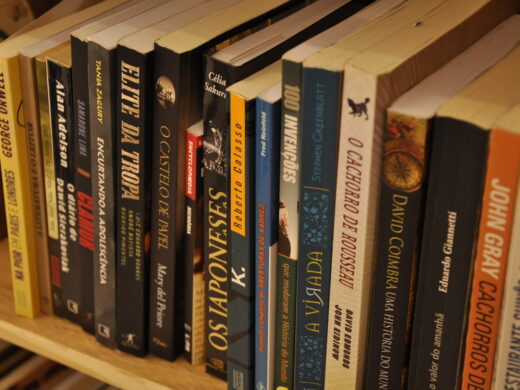 Professores da rede pública municipal já podem utilizar Cheque Livro