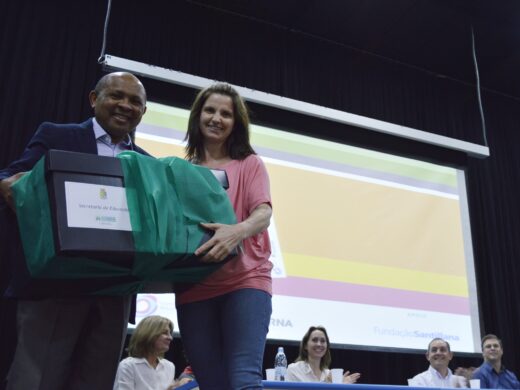 Livros doados pela UPF serão disponibilizados para rede municipal