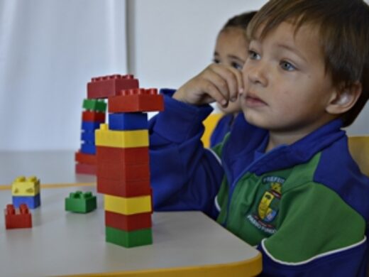 Escolas estão recebendo renovação do mobiliário