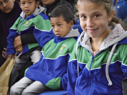 Prefeitura conclui a entrega do uniforme para os alunos da rede municipal