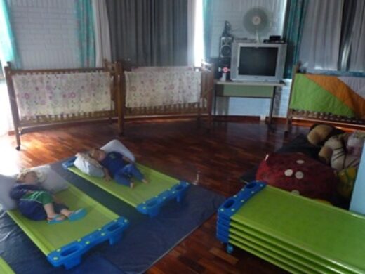 Escolas de Educação Infantil do município recebem camas empilháveis