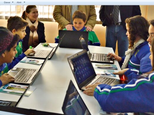 Inclusão Digital: Prefeitura instalará rede sem fio em 13 escolas