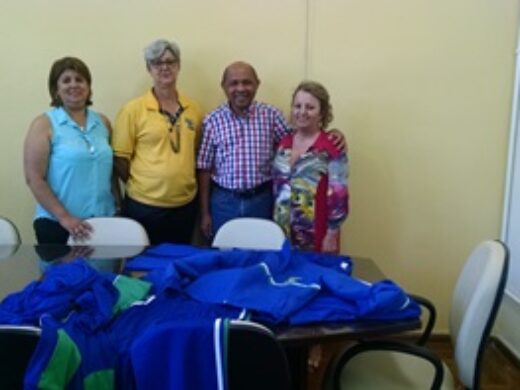 Uniforme Escolar: programa serve como referência para municípios da região
