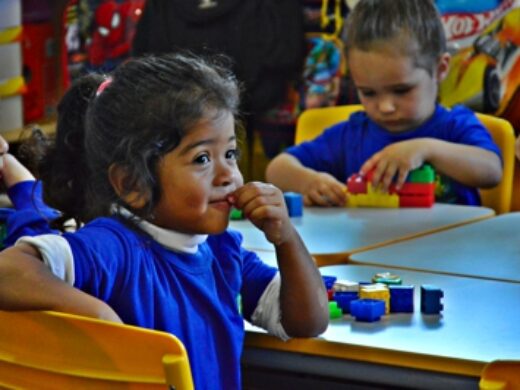 Entrega de novos uniformes escolares será realizada em março