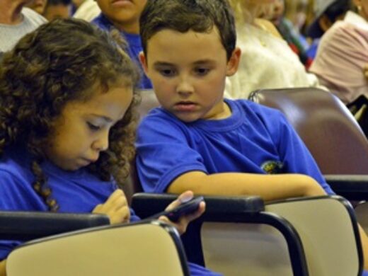 Aula inaugural da Escola de Hackers tem participação de alunos de 18 escolas