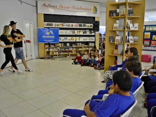 Dança, música e teatro movimentam Biblioteca Pública Municipal
