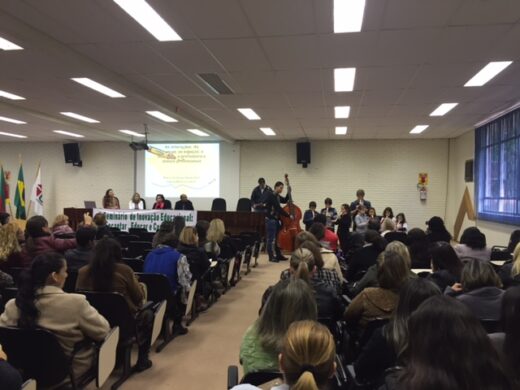 Prefeitura debate temas de inovação educacional