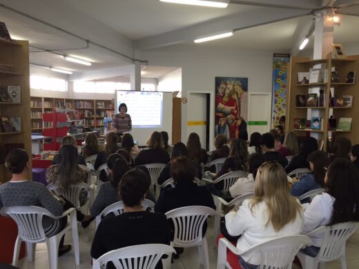 Projeto literário inicia formação de professores