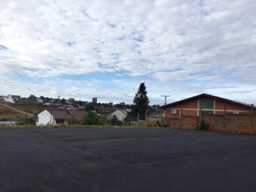 Escola Arno Otto Kiehl ganha nova quadra esportiva