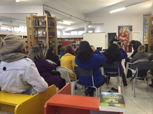 Projeto trabalha práticas leitoras