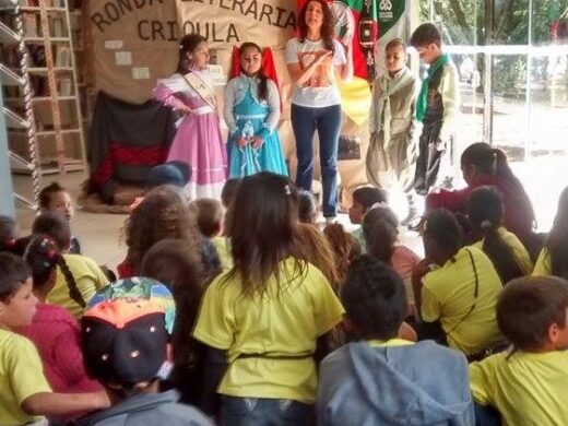 Festejos Farroupilha invadem Quiosque de Leitura